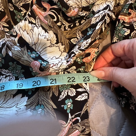 Meritt Black and White Floral Long Sleeve Dress size large - Picture 6 of 6